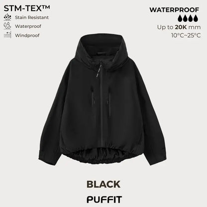🧥Hette med bred brem💧Kort, oversized regnjakke med buet nederkant og justerbare mansjetter